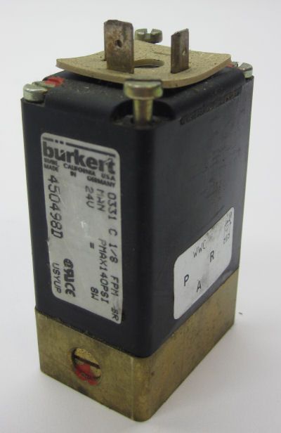 BURKERT SOLENOID VALVE 450498D 24VDC 140PSI 0331 TYPE C  