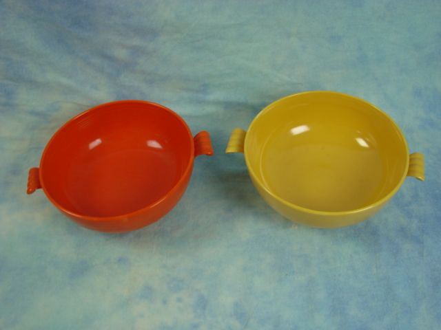 Vintage FIESTA WARE Fiestaware Radioactive Red & Yellow Handle Serving 