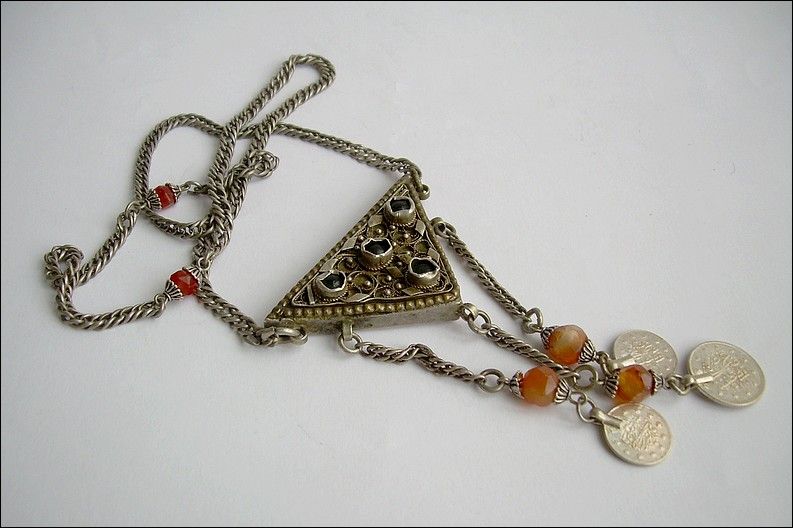 19TH CENTURY OTTOMAN / TURKISH SILVER AMULET NECKLACE  