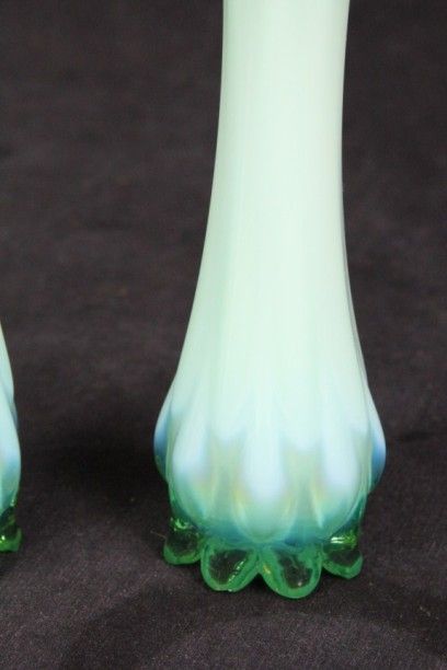   VTG 1950s FOSTORIA NU 1229 / 757 OPALESCENT HEIRLOOM LINE BUD VASES