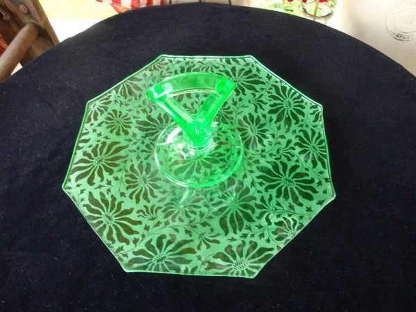 ETCHED DEPRESSION GREEN GLASS SERVING PLATE FOSTORIA  