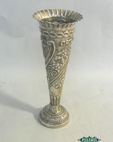 Fine Sterling Silver Trumpet Vase By James Deakin & Sons Chester 
