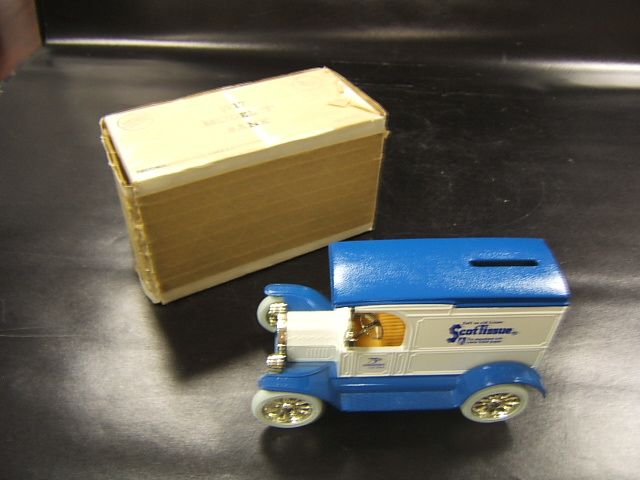 Ertl 1917 Ford Model T ScotTissue 75th delivery truck  