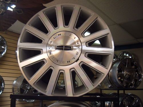 17 Lincoln Town Car 2003 2005 OEM Wheel  