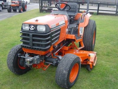 Compact Tractor   Kubota B2710 diesel 4wd, mid mounted mower  
