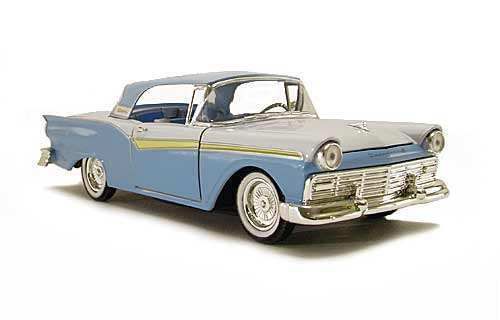 NEW 132 DIECAST 1957 FORD SKYLINER  