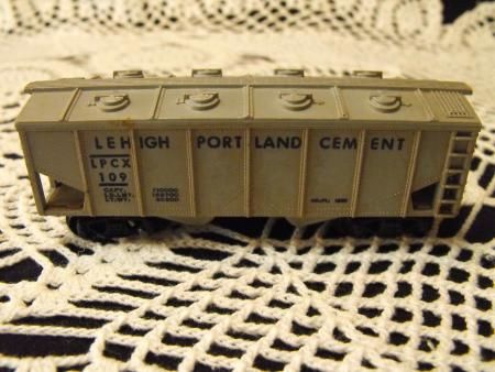 VINTAGE MAR TRAIN CAR LEHIGH PORTLAND CEMENT LPCX 109  