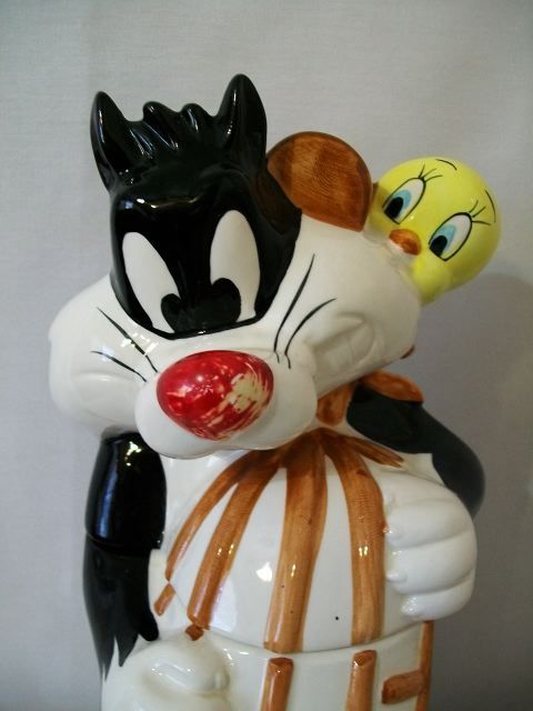 1993 SYLVESTER AND TWEETY BIRD W/CAGE COOKIE JAR #C1344  