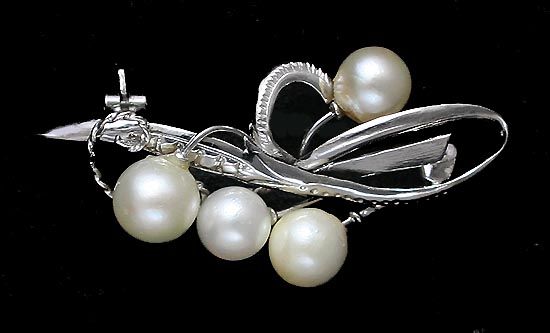 CHARMING JAPANESE 18K WHITE GOLD & PEARL PIN c1950s  