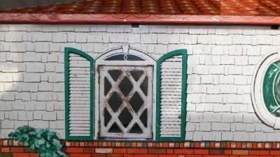   Dollhouse 2 Story w Lattice & Shutters Vintage 1950s Retro Era  