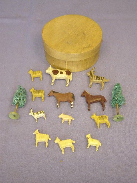 ANTIQUE ERZGEBIRGE 12 ANIMALS IN THE ORIGINAL WOOD BOX  