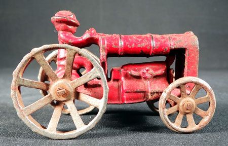 ANTIQUE DIE CAST IRON ARCADE RED TRACTOR IRON WHEELS 1920’S CHILD 