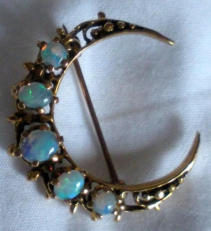 VINTAGE 1950s VICTORIAN 14K GOLD AUSTRALIAN FIRE OPAL PIN  