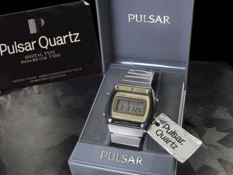   1981 Seiko Pulsar 100 Meter Sports LCD LED Digital Alarm Chrono Watch