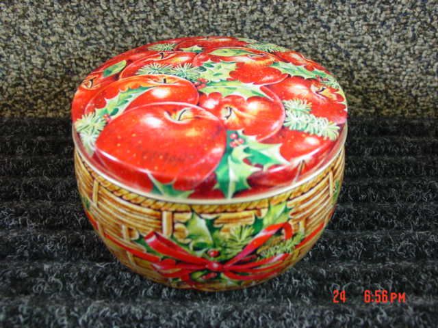 Vintage Avon Tin Apples Christmas Xmas Ivy Red Green  