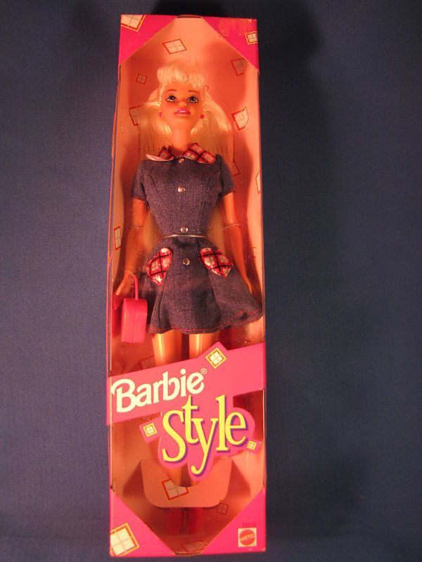 1997 BARBIE STYLE DOLL SEALED IN BOX MATTEL 18219  