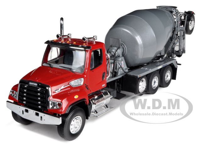 FREIGHTLINER 114SD WITH MCNEILUS BRIDGEMASTER MIXER 1/34 BY FIRST GEAR 