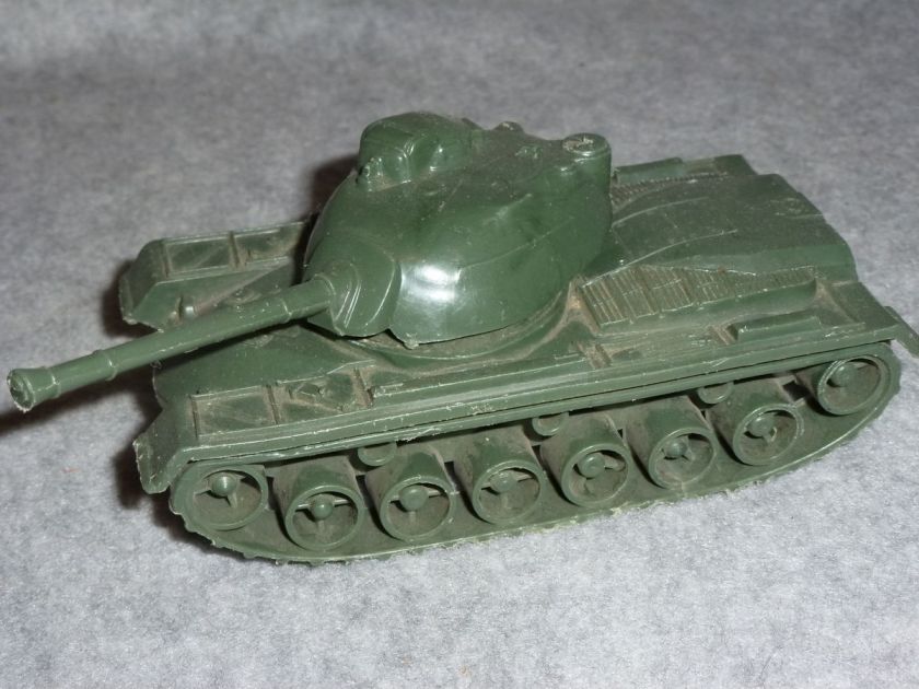 ARMY MEN TOY PLASTIC TANK 5 1/4 LONG  