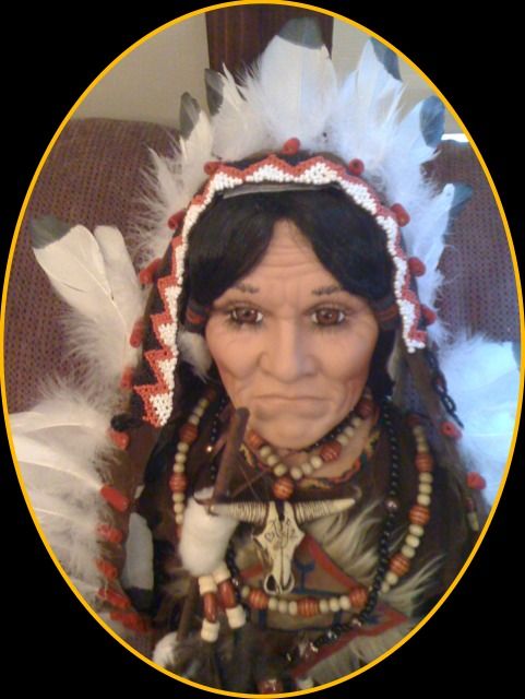 DUCK HOUSE PORCELAIN DOLL INDIAN CHIEF HELAKU 0247/5000  