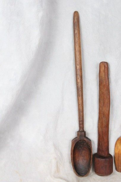 L123 N ENGLAND ANTQ OAK COTTAGE CHEESE SPOON, HARD ROCK MAPLE CREAM 