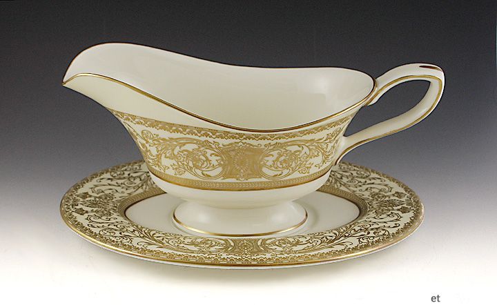 ROYAL WORCESTER EMBASSY CREAM & GOLD GRAVY BOAT PLATE  