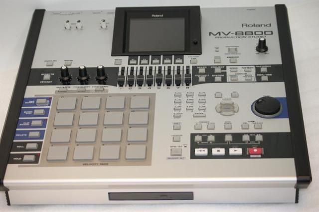 Roland MV 8800 Production Studio  